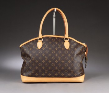 Louis Vuitton. Horizontal Lockit skulder-/ håndtaske af Monogram Canvas