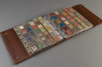 Meget stor samling forskellige frimærkepenge