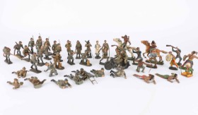 Lineol figures: 32 soldiers and 12 Indians (44)