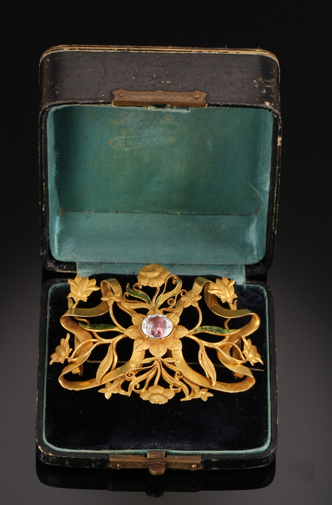 P. Hertz tidlig unik / art nouveau broche af 14 kt guld. Ca. 1900 Denne vare er sat til omsalg under nyt varenummer 3626477 | Lauritz.com