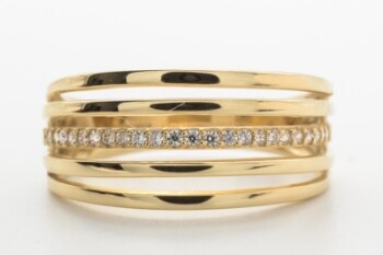 Ring med cubic zirkonia, af 8 kt. guld, str. 56