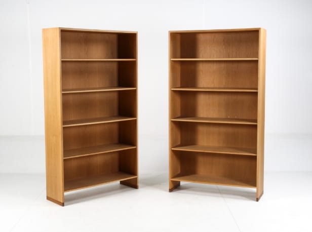 H. J. Wegner for Ry furniture. Pair of bookcases, oak, (2)