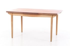 Dansk møbeldesign. Spisebord af teak / eg med hollandsk udtræk, 1950-60'erne