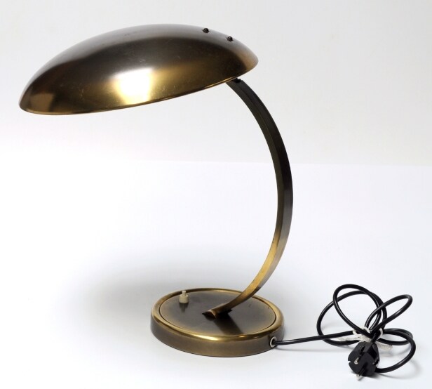 Christian Dell. Kaiser bordlampe af patineret messing, model 6751