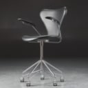 Arne Jacobsen. Kontorstol model 3217, sort læder