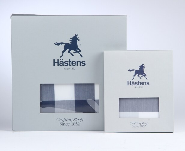 127. Hästens. Duvet cover and pillowcase, Original Blue Check, respectively 155x220 and 50x60 cm (2)