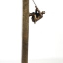 Sax O. Skulptur af patineret messing: 'Teamwork', H. 88 cm