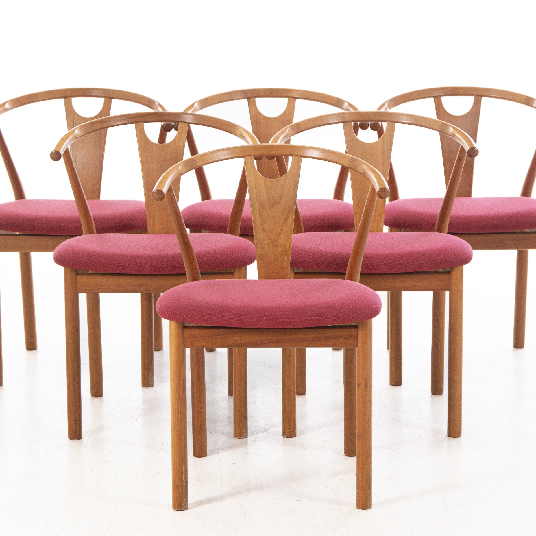 K. Høffer-Larsen. Set of six chairs, model 600 (6) | Lauritz.com