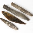Danmarks oldtid. 4 diverse redskaber af flintesten (4)