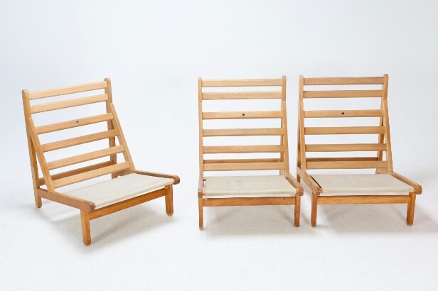 Bernt Petersen (1937-2017) for Schiang Møbler: Three 'Cloth Chairs' and accompanying bench/side table (4)