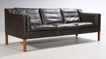 Børge Mogensen. Tre-personers fritstående sofa, model 2213
