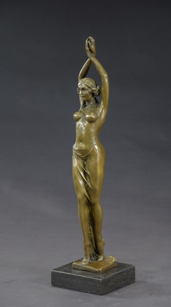Bronzeskulptur, poserende kvinde