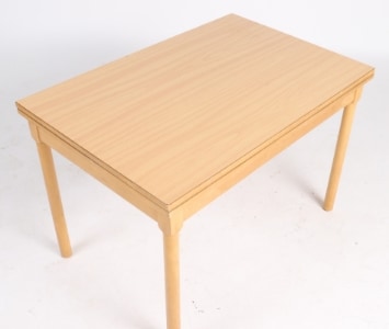 Børge Mogensen (1914-1972) for Fritz Hansen: Sofabord af bøgetræ