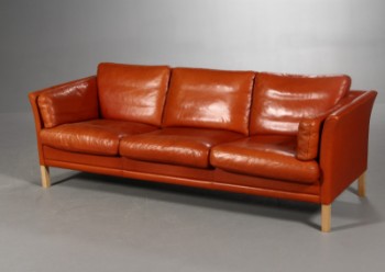 Mogens Hansen. Fritstående tre-pers. sofa, model 225/3