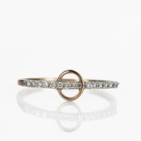 Diamond ring of 9 kt. gold