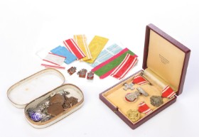 Collection of medals etc. (21)