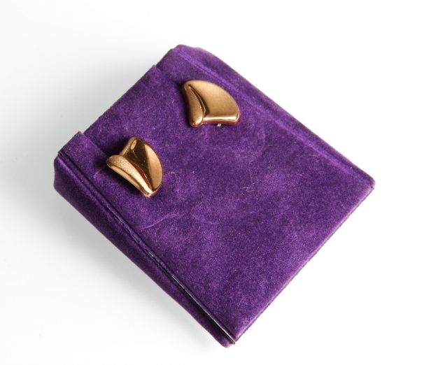 5 pairs of Siersbøl earrings made of 8 kt. gold. (5)