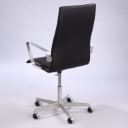 Arne Jacobsen. Oxford office chair, medium high back, black aniline leather