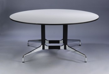 Charles & Ray Eames. Rundt spisebord / Segmented Table. Ø. 160 cm.