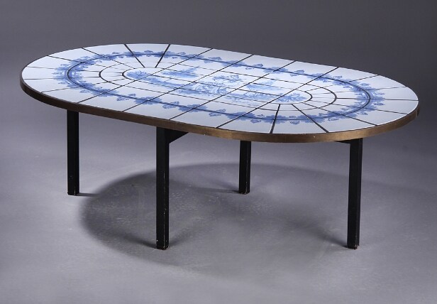 Bjørn Wiinblad. Ovalt bord med kakler, 1970