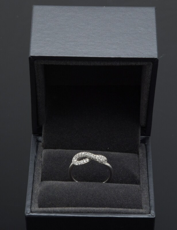Georg Jensen, Infinity,  ring med brillanter Denne vare er sat til omsalg under nyt varenummer 4970530