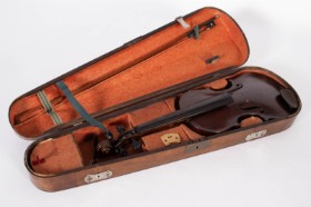 Violin L 60 cm med etiket Rep: Carl Andersen