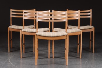 Farsø Stolefabrik. Fem stole af egetræ, 1960-70erne (5)