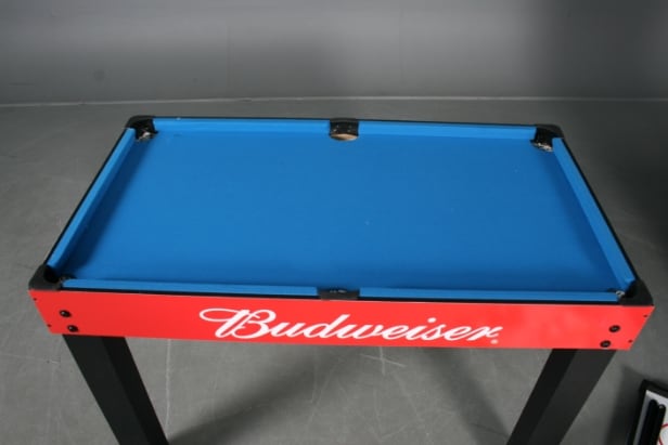 Multi-spillebord med stel i hård plast, 9 spil bla.bordfodbold bordtennis, bordhockey..,