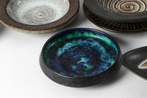 Large collection primarily Danish ceramics including Gerd Bøgelund (24)