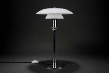 Poul Henningsen. PH 3/2 bordlampe, chrom