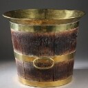 Engelsk spand / vinkøler i eg og messing, 1800-tallet