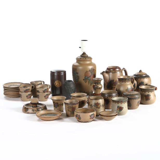 L. Hjorth. A collection of glazed ceramics, terracotta and stoneware. (32)