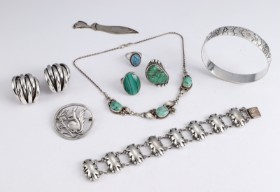 Peder Musse, Bernhard Hertz and others. A collection of silver and sterling silver jewelery (10)