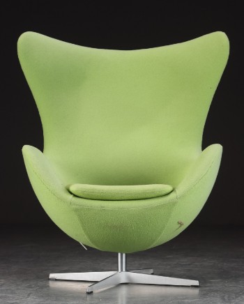 Arne Jacobsen. Lænestol Ægget, model 3316
