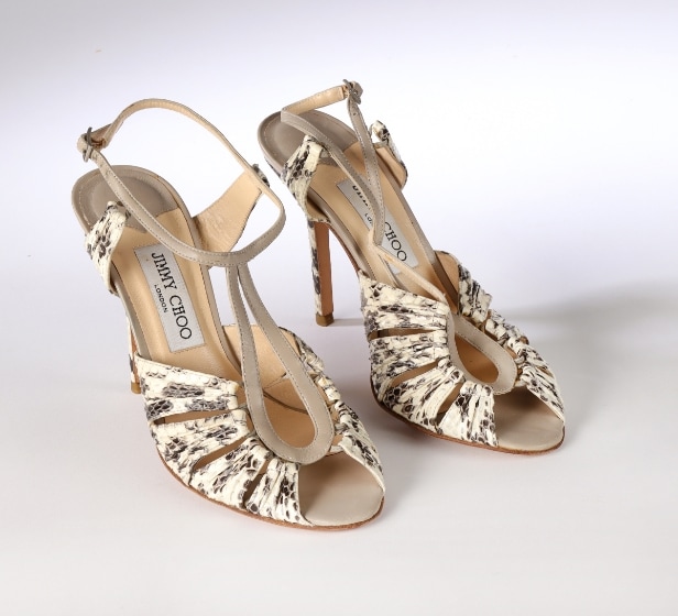 Jimmy Choo. Et par åbne stiletter af slangepræget læder, str. 38