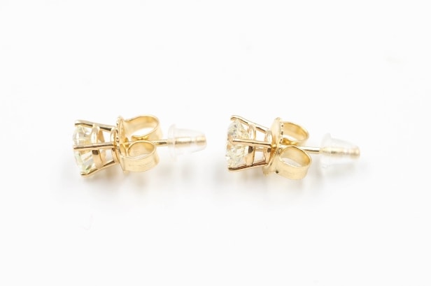 Par brillant ørestikker af 14 kt guld, 1.00 ct. (2)