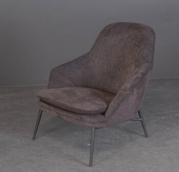365º North for Wendelbo. Hug chair. Sort/brun.