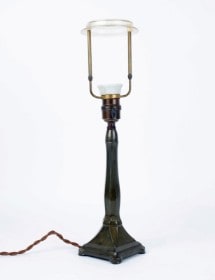 Just Andersen (1884-1943): Bordlampe af diskometal