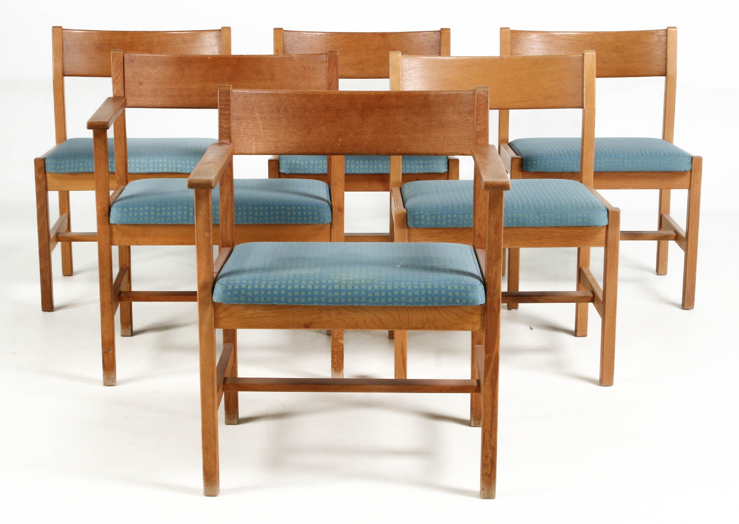 Børge Mogensen for Fredericia Stolefabrik. Par armstole samt fire
