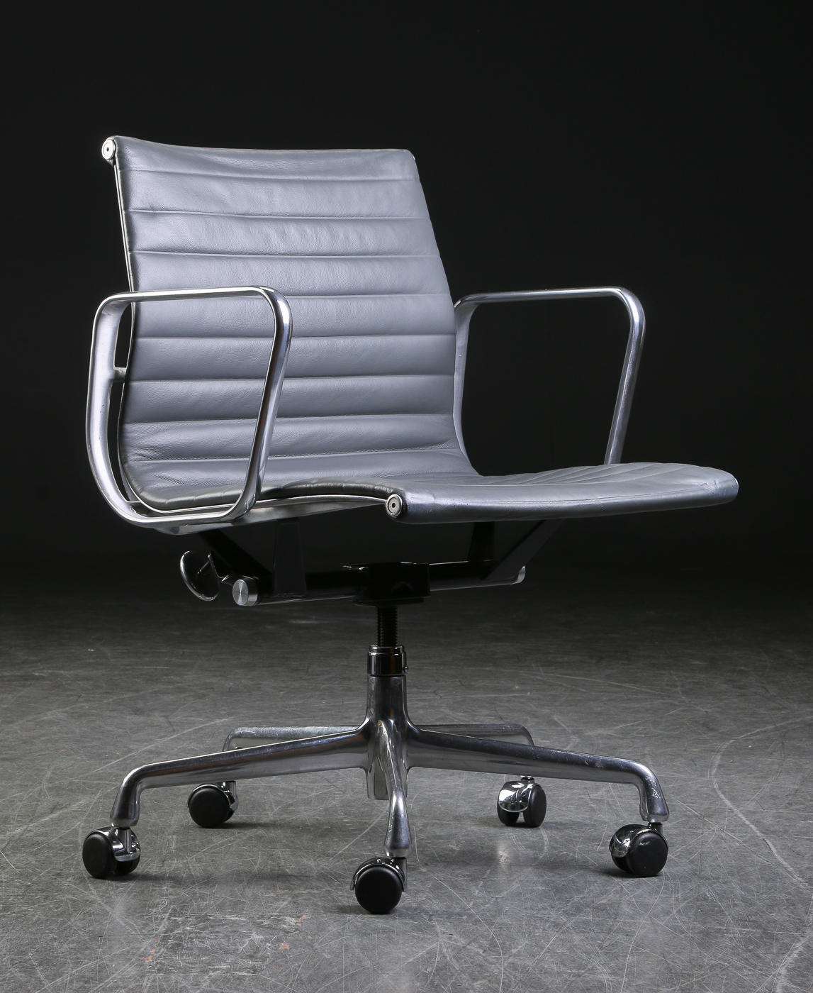 Charles Eames Office Chair From The Series Aluminium Group