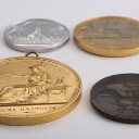 Ovide Yencesse m.fl. Fire medaljer / plaketter i bronze og metal (4)