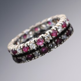 Eternity ring in 18 kt. white gold with brilliants and spinels