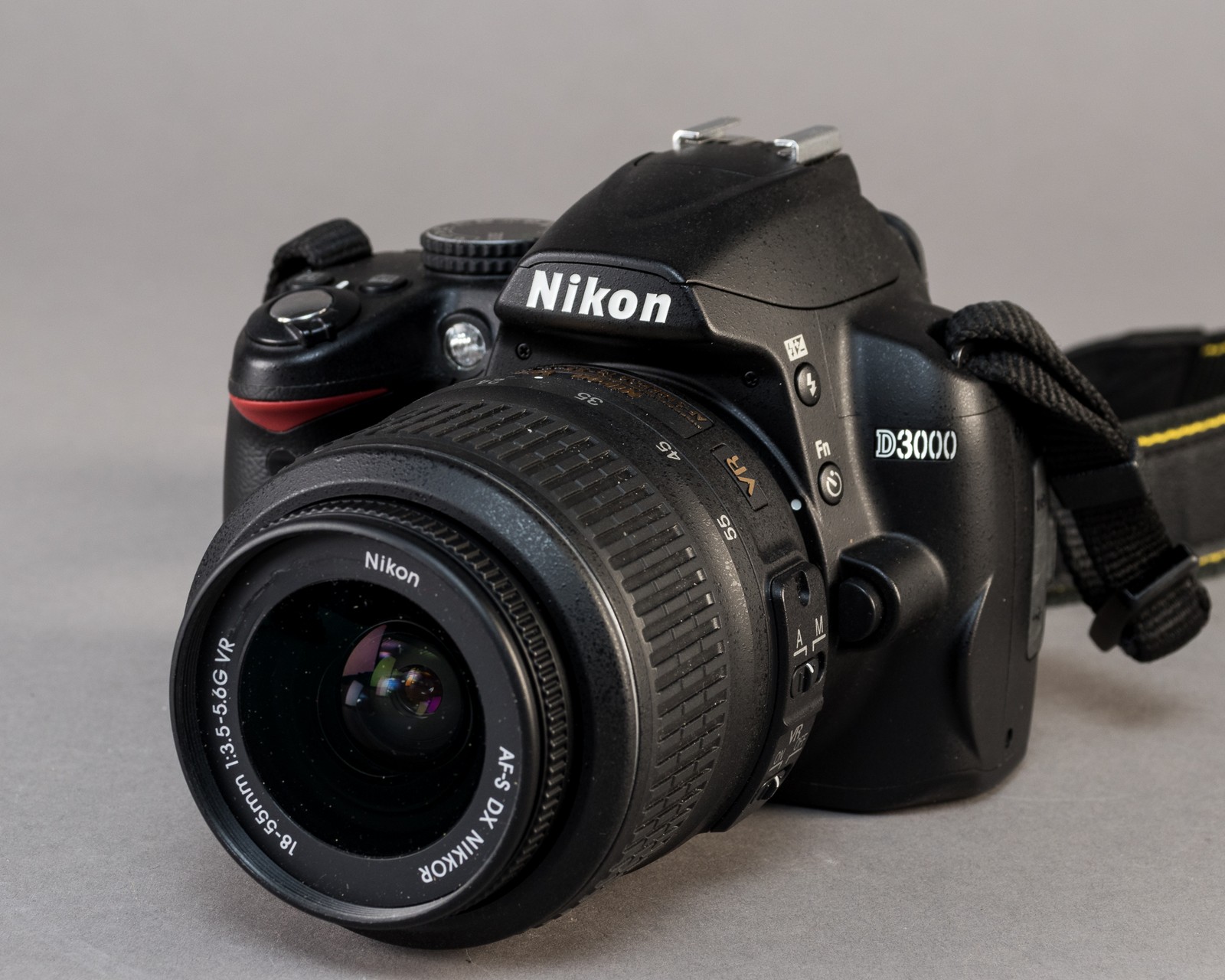 Nikon spejlreflekskamera D3000 med tilbehør | Lauritz.com