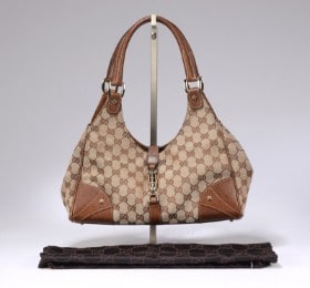 GUCCI. 'Jackie Bardot Hobo' hånd-/ skuldertaske af GG Canvas Nailhead