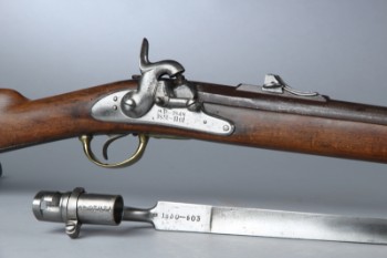 Dansk tapriffel model 1848 med bajonet