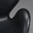 Arne Jacobsen. Svanesofa model 3321 i sort læder
