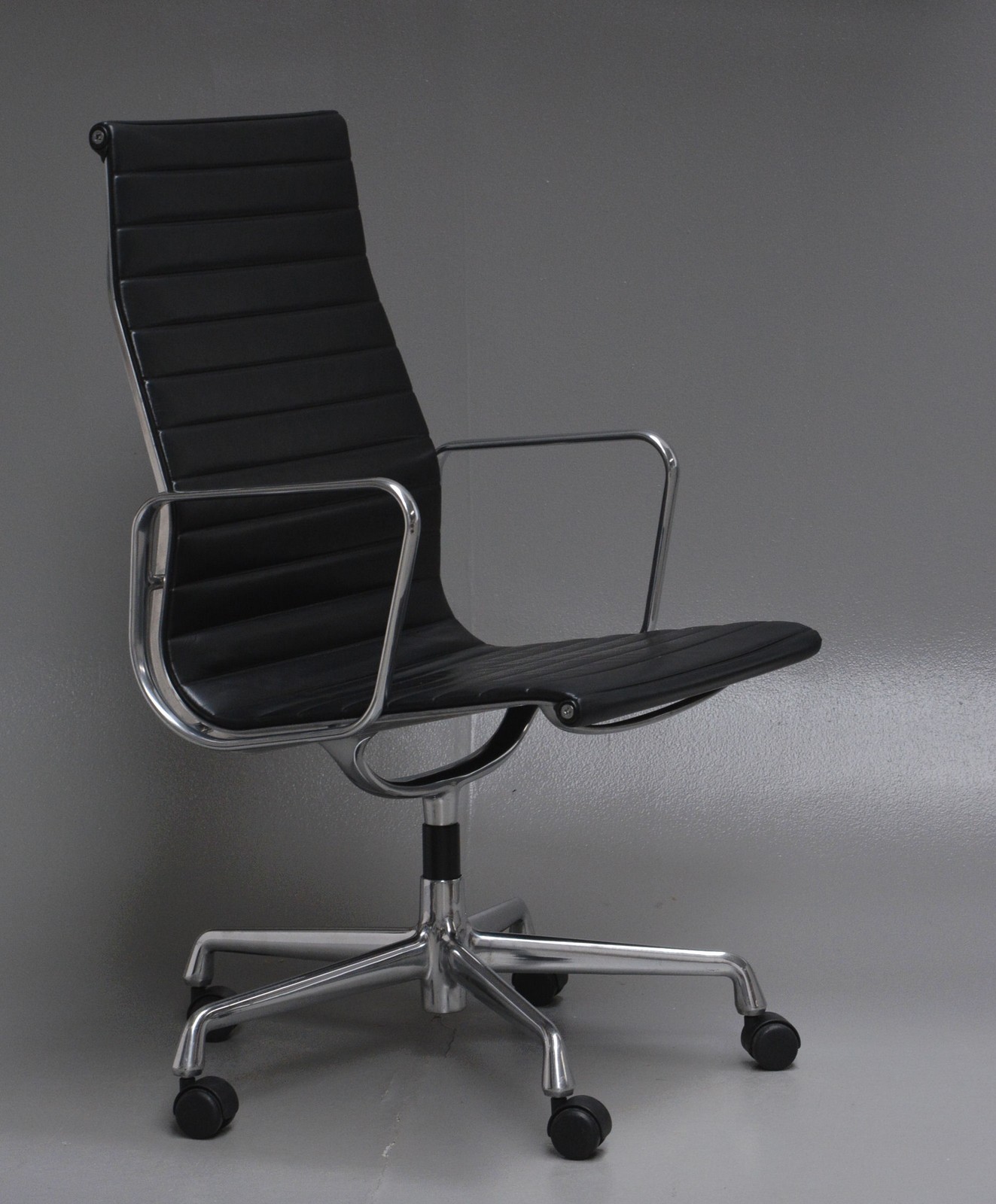 Charles Eames Office Chair Model Ea 119 Black Leather Lauritz Com