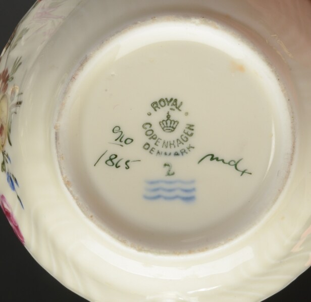Royal Copenhagen. 'Frijsenborg' stel af porcelæn (74)