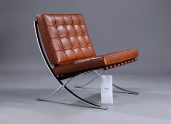 Ludwig Mies van der Rohe, Barcelona stol Lænestol, cognacfarvet læder