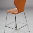 Arne Jacobsen. 7'er barstol, model 3187, nybetrukket